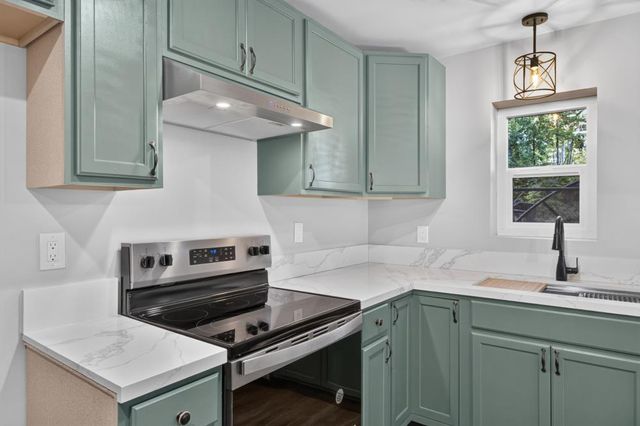 17891 Lake Arthur Rd, Applegate, CA 95703