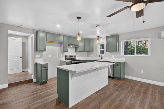 17891 Lake Arthur Rd, Applegate, CA 95703
