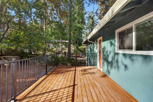 17891 Lake Arthur Rd, Applegate, CA 95703