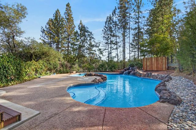 17891 Lake Arthur Rd, Applegate, CA 95703
