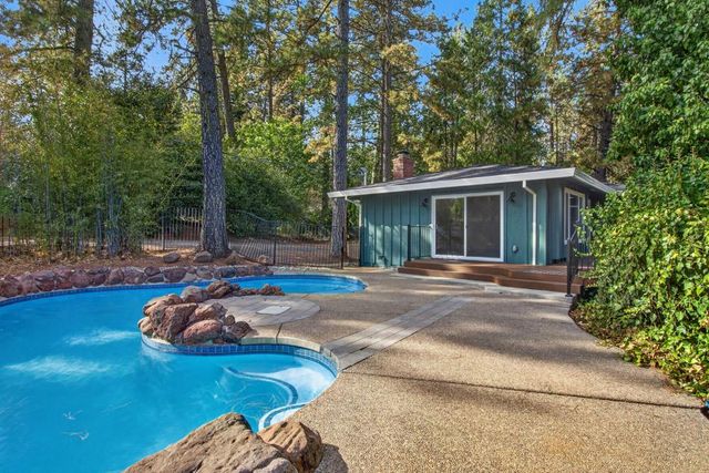 17891 Lake Arthur Rd, Applegate, CA 95703