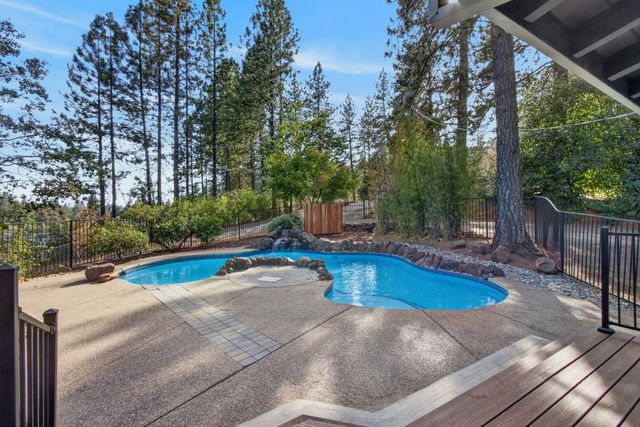 17891 Lake Arthur Rd, Applegate, CA 95703
