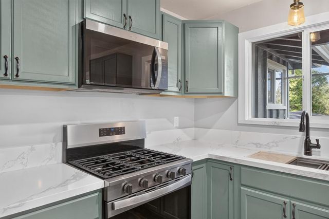 17891 Lake Arthur Rd, Applegate, CA 95703