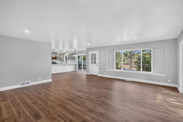 17891 Lake Arthur Rd, Applegate, CA 95703