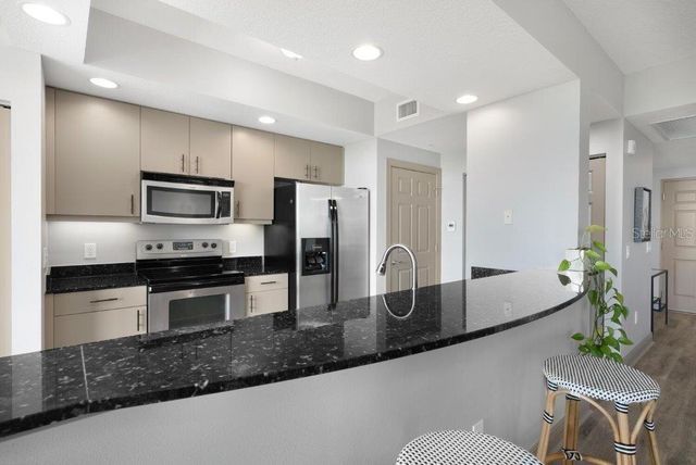 800 N TAMIAMI TRAIL 405, Sarasota, FL 34236