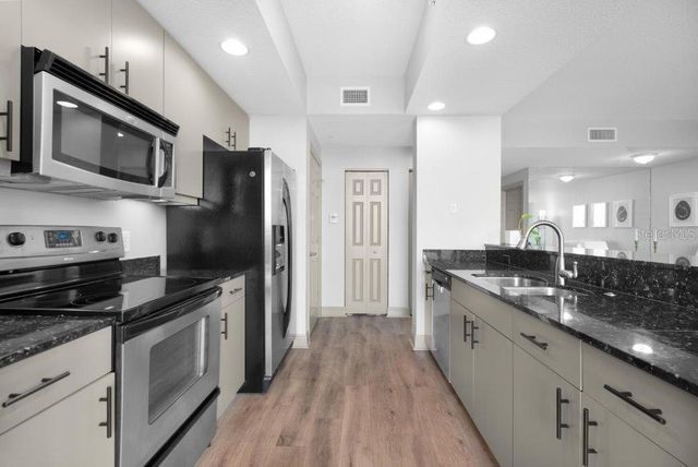 800 N TAMIAMI TRAIL 405, Sarasota, FL 34236