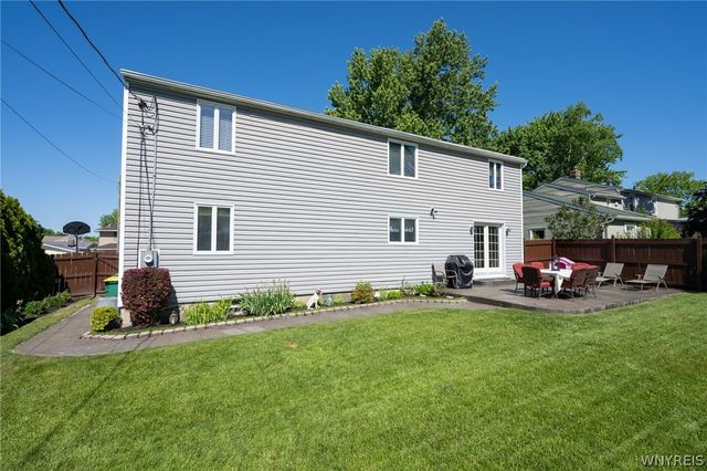 149 Boxwood Circle, Hamburg, NY 14075