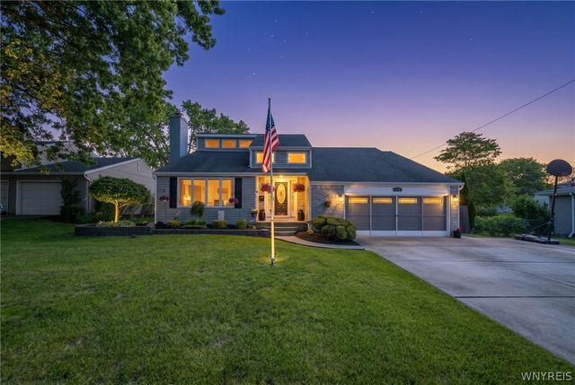 149 Boxwood Circle, Hamburg, NY 14075