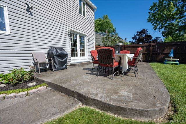 149 Boxwood Circle, Hamburg, NY 14075