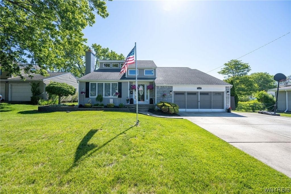 149 Boxwood Circle, Hamburg, NY 14075
