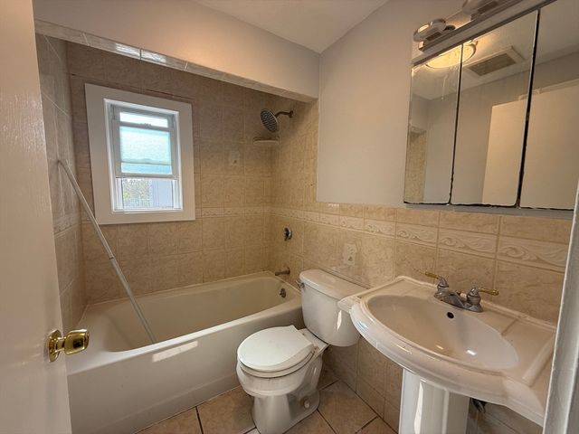 100 Central St 4, Waltham, MA 02453