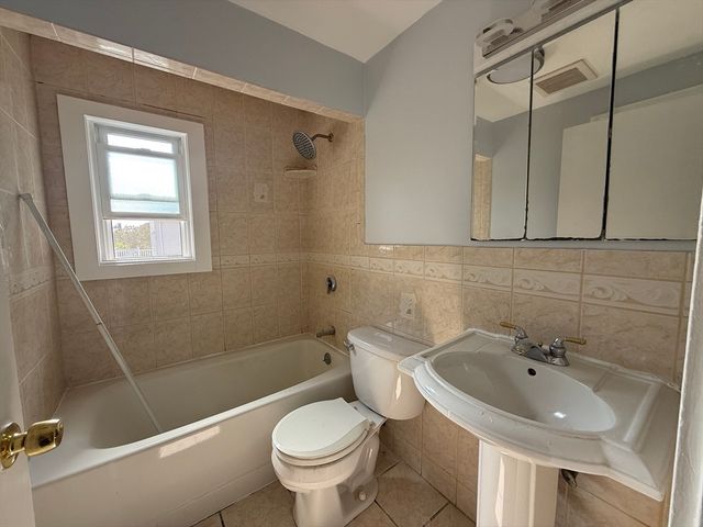 100 Central St 4, Waltham, MA 02453