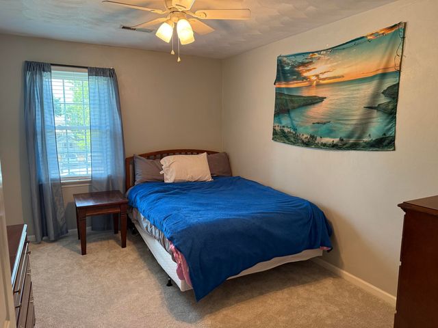 704 Joan CIR, Salem, VA 24153