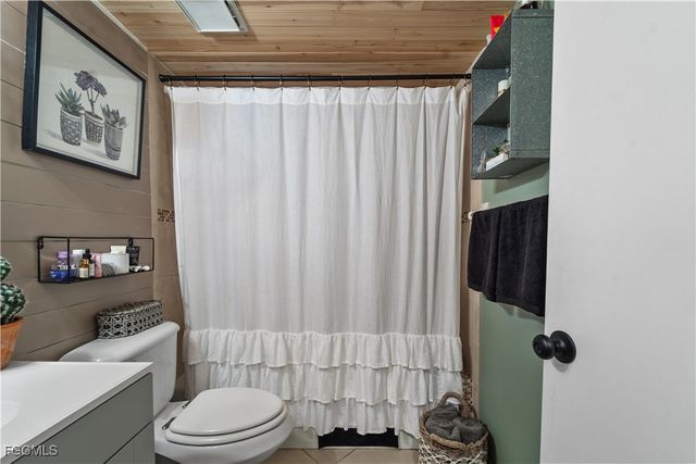 8805 Lateen LN 103, Fort Myers, FL 33919