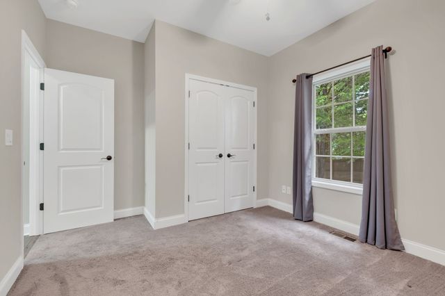 3006 Gracie Ann Dr, Greenbrier, TN 37073