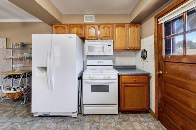 8221 S Troy Street, Chicago, IL 60652