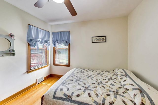 8221 S Troy Street, Chicago, IL 60652