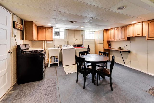 8221 S Troy Street, Chicago, IL 60652