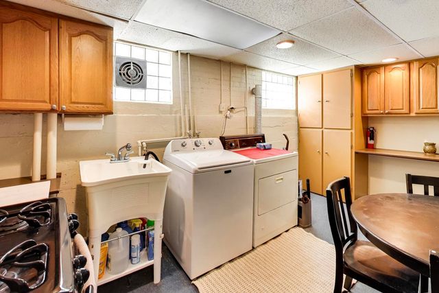 8221 S Troy Street, Chicago, IL 60652