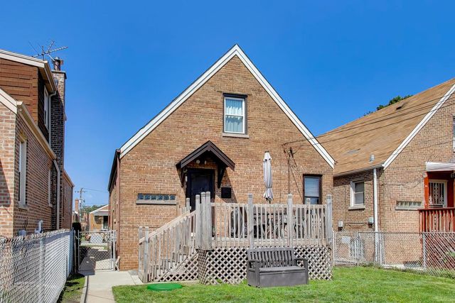 8221 S Troy Street, Chicago, IL 60652