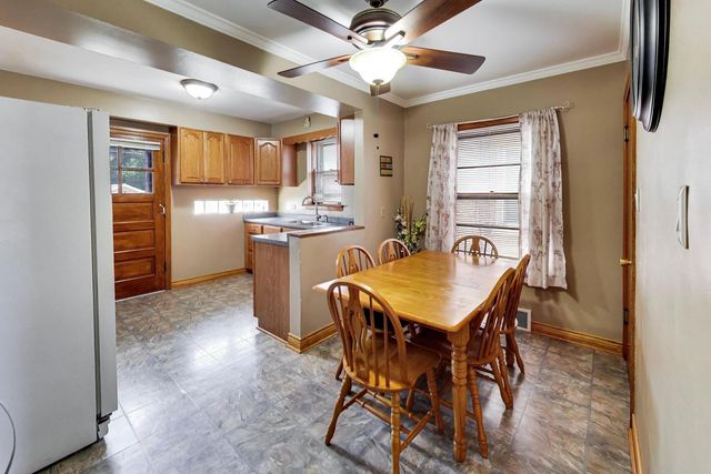 8221 S Troy Street, Chicago, IL 60652
