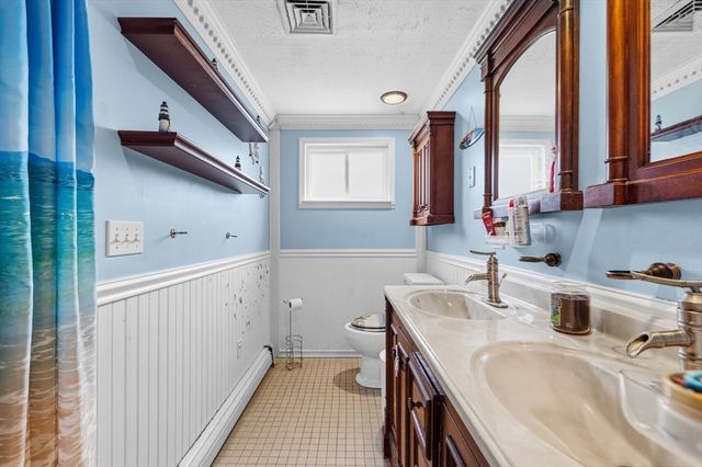 51 Hideaway Ln, Wareham, MA 02538