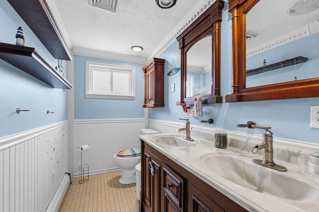 51 Hideaway Ln, Wareham, MA 02538