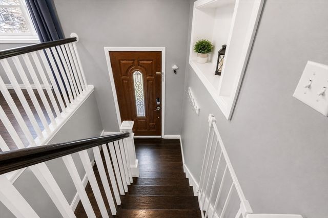 51 Hideaway Ln, Wareham, MA 02538