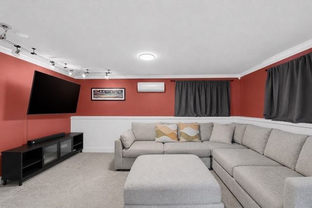 51 Hideaway Ln, Wareham, MA 02538