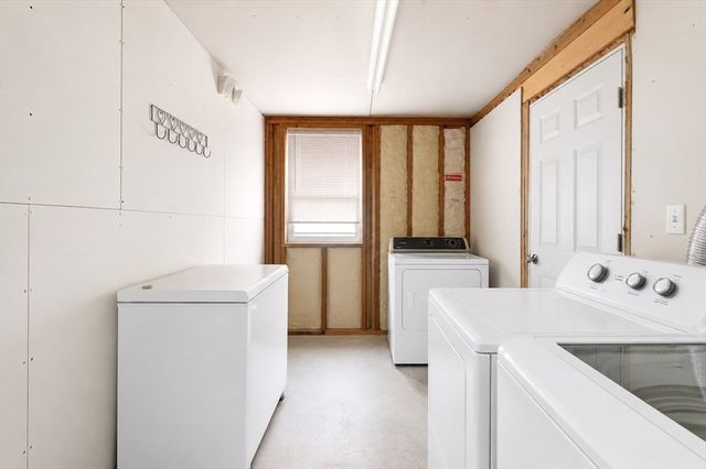 51 Hideaway Ln, Wareham, MA 02538