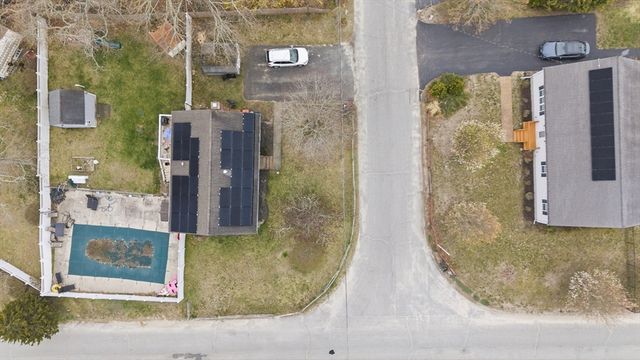 51 Hideaway Ln, Wareham, MA 02538