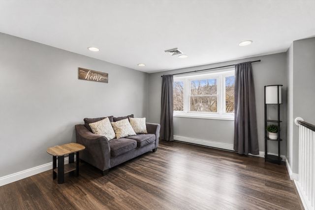 51 Hideaway Ln, Wareham, MA 02538