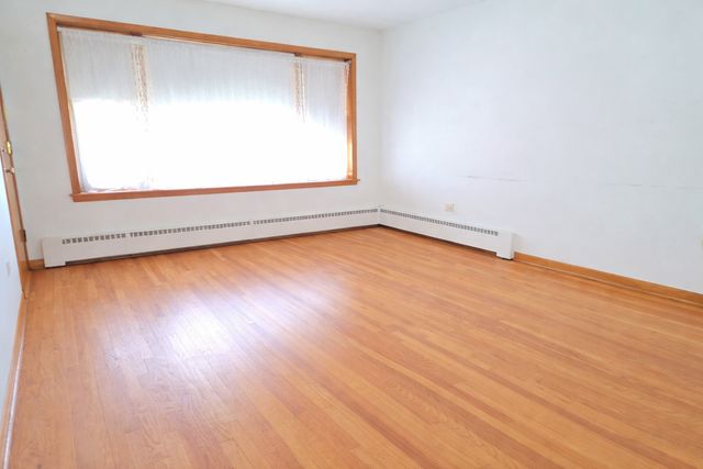 7126 W Jarvis Avenue 1, Niles, IL 60714