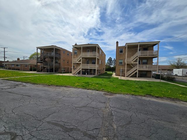 7126 W Jarvis Avenue 1, Niles, IL 60714