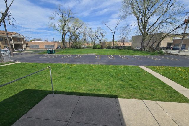 7126 W Jarvis Avenue 1, Niles, IL 60714