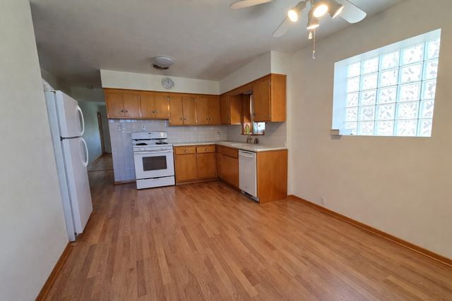 7126 W Jarvis Avenue 1, Niles, IL 60714