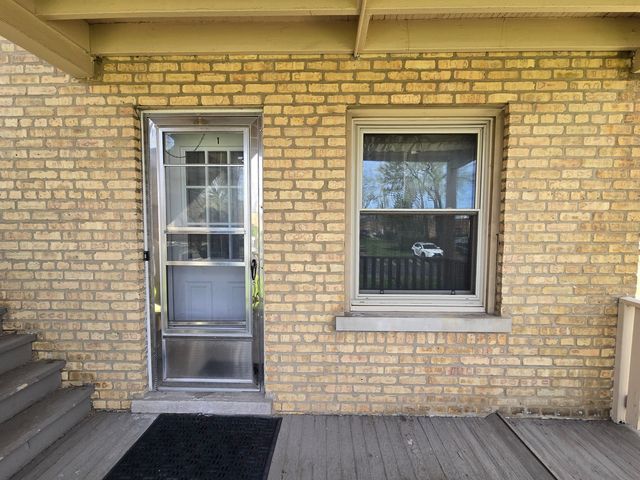 7126 W Jarvis Avenue 1, Niles, IL 60714