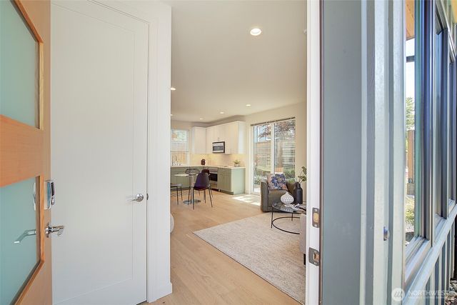 8319 25th Avenue NW, Seattle, WA 98117