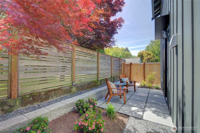 8319 25th Avenue NW, Seattle, WA 98117