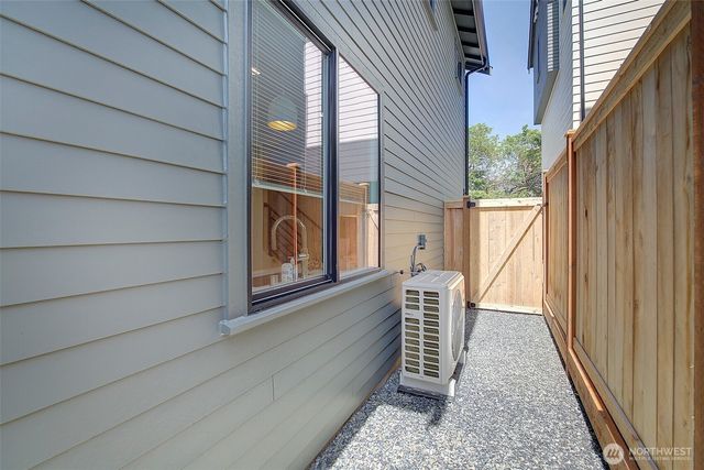 8319 25th Avenue NW, Seattle, WA 98117