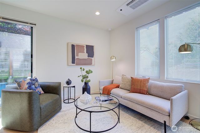 8319 25th Avenue NW, Seattle, WA 98117