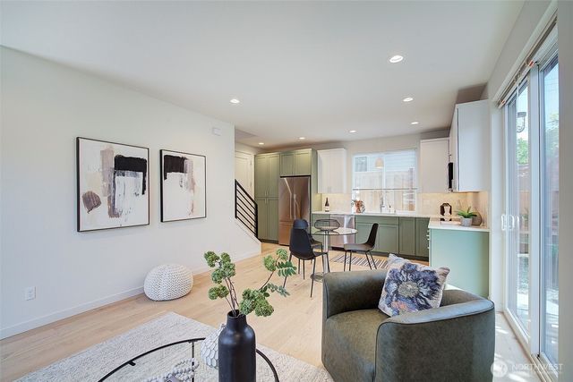 8319 25th Avenue NW, Seattle, WA 98117