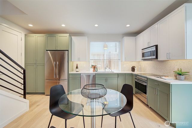 8319 25th Avenue NW, Seattle, WA 98117
