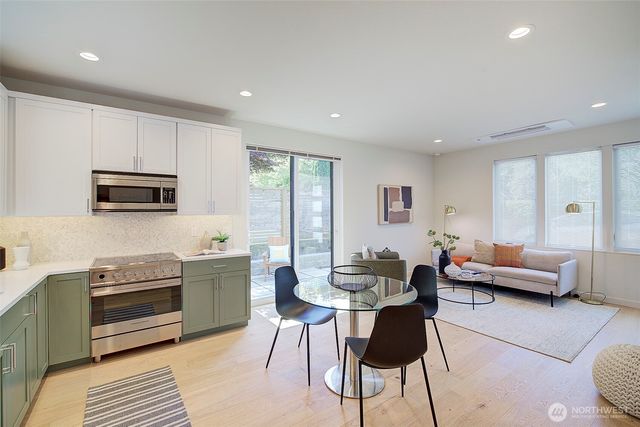 8319 25th Avenue NW, Seattle, WA 98117