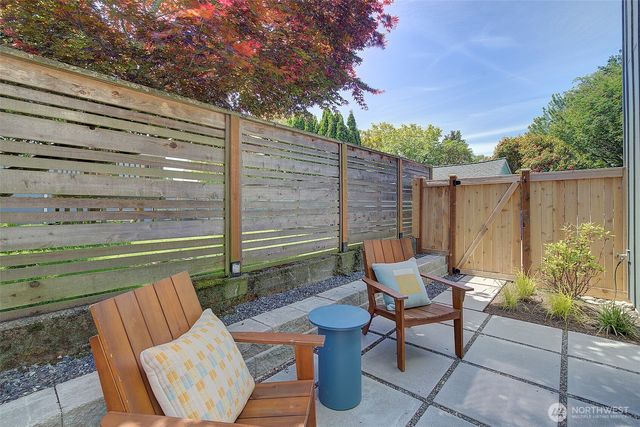 8319 25th Avenue NW, Seattle, WA 98117