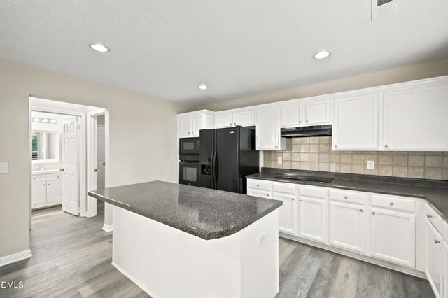 6 Spicewood Court, Durham, NC 27703