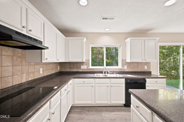 6 Spicewood Court, Durham, NC 27703