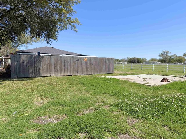 125 Ledet Drive, Thibodaux, LA 70301
