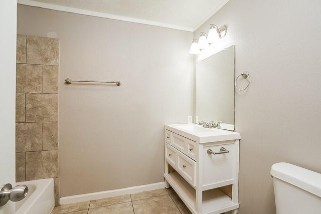 14606 Leacrest Drive, Houston, TX 77049