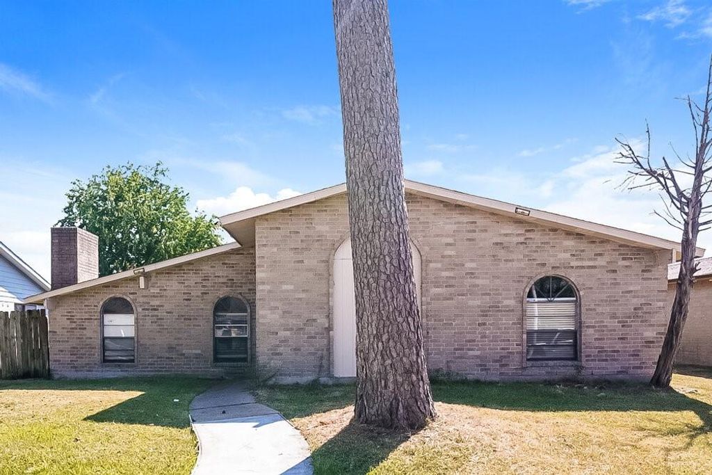 14606 Leacrest Drive, Houston, TX 77049